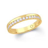18ct Gold Off Set Diamond Ring