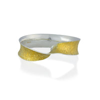 Seamus Gill Golden Twist Round Bangle