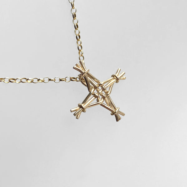 Martina Hamilton 9ct Gold St Brigid's Woven Reed Cross Pendant Necklace