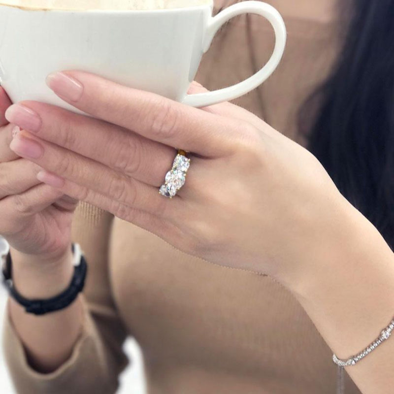 Carat London 9ct Gold Three Stone Ring