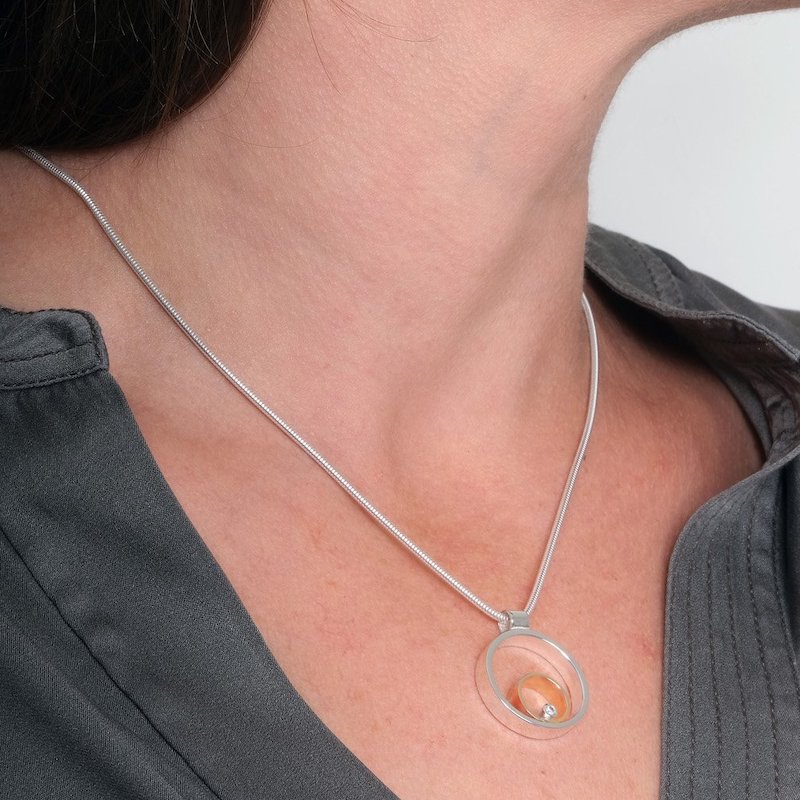 Maureen Lynch Circles 9ct Gold & Silver Diamond Pendant Necklace CR17.S