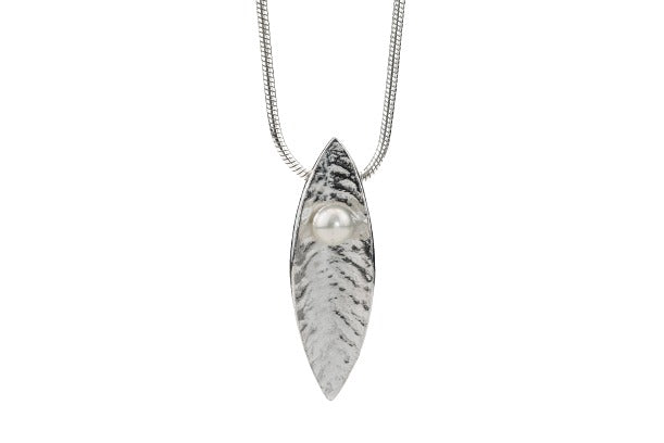 Martina Hamilton Leaf and Pearl Silver Necklace