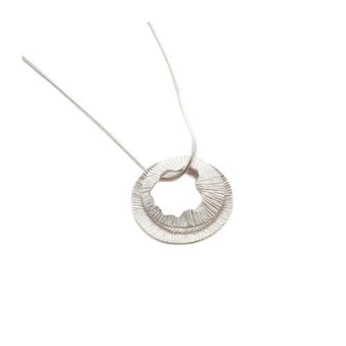 Martina Hamilton Shell Medium Silver Necklace SHDE3K