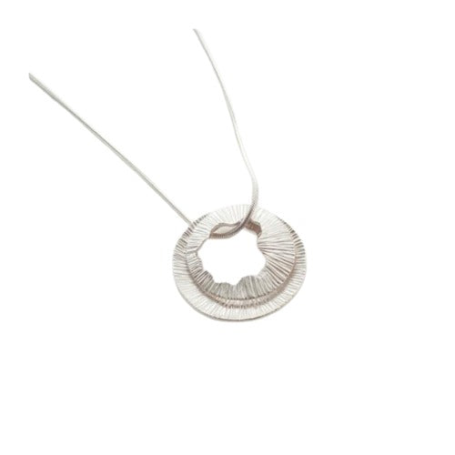 Martina Hamilton Shell Medium Silver Necklace